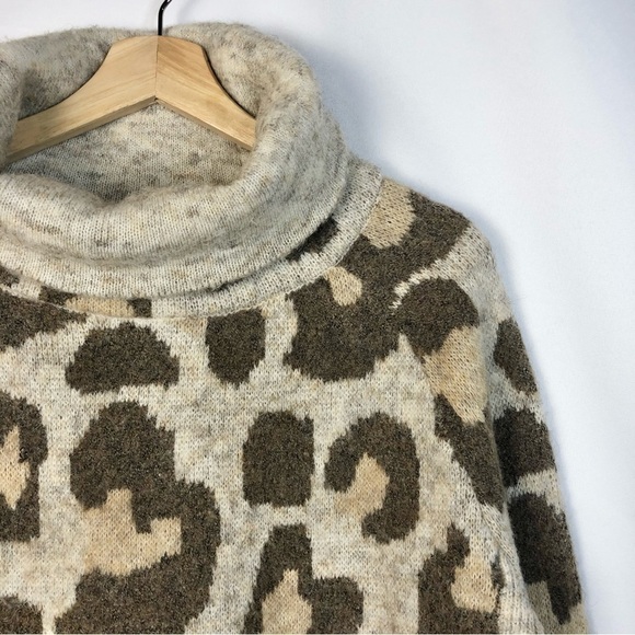RD Style Beige Cheetah Print Turtleneck Sweater XS - Picture 4 of 4